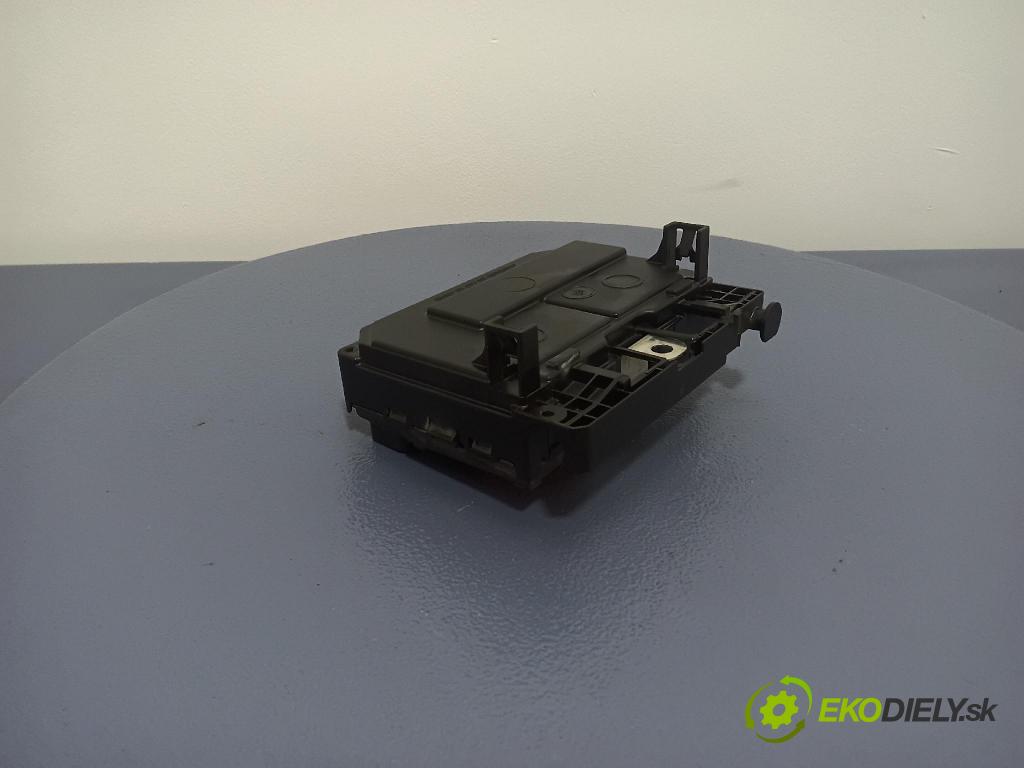 Citroen C5 2005 skříňka Pojistky 9658539680