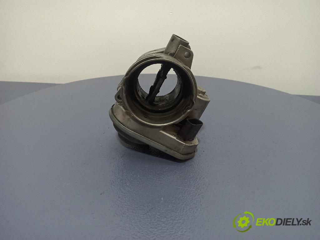 Volkswagen Polo 2004 klapka 038128063G