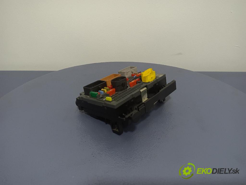 Peugeot 407 2008 skrinka Poistky: 9675877980