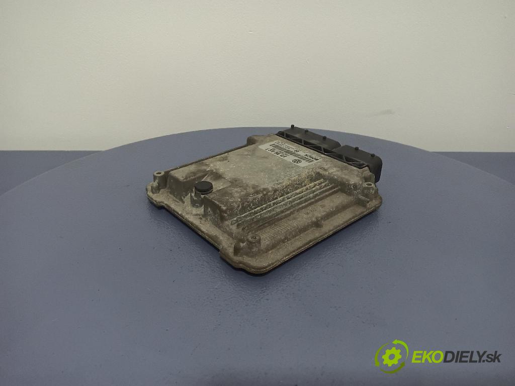 Vw Touareg 2004 riadiaca jednotka Motor: 070906016F