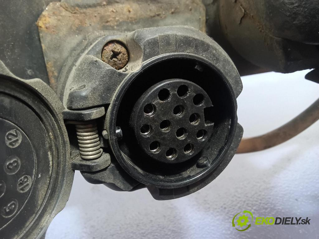 Vw Touareg 2004 výstuha narazník zad 7L6803921A