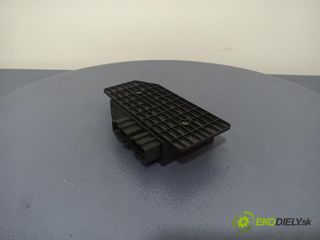 Volkswagen Passat 2002 riadiaca jednotka Komfortu 1C0959799B