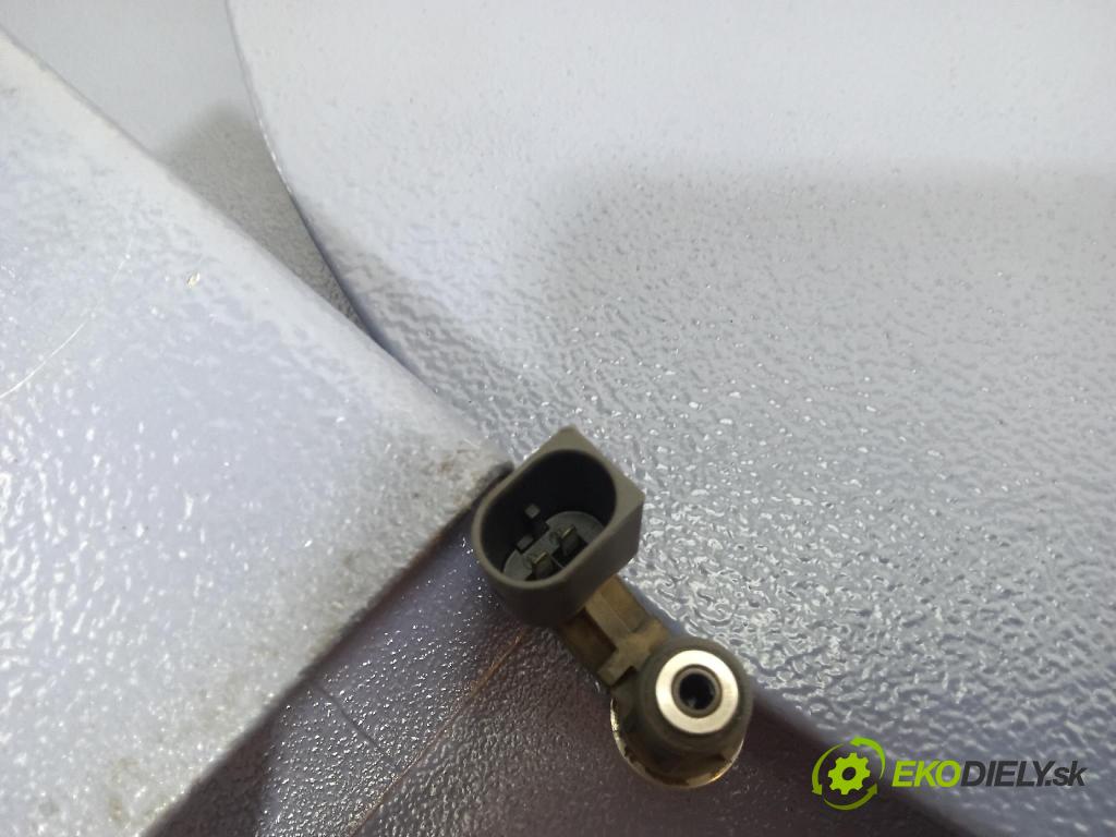 Volkswagen Golf 2004 vstrek 03C906036A