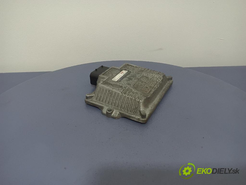 Volkswagen Golf 2004 riadiaca jednotka 10R-036331