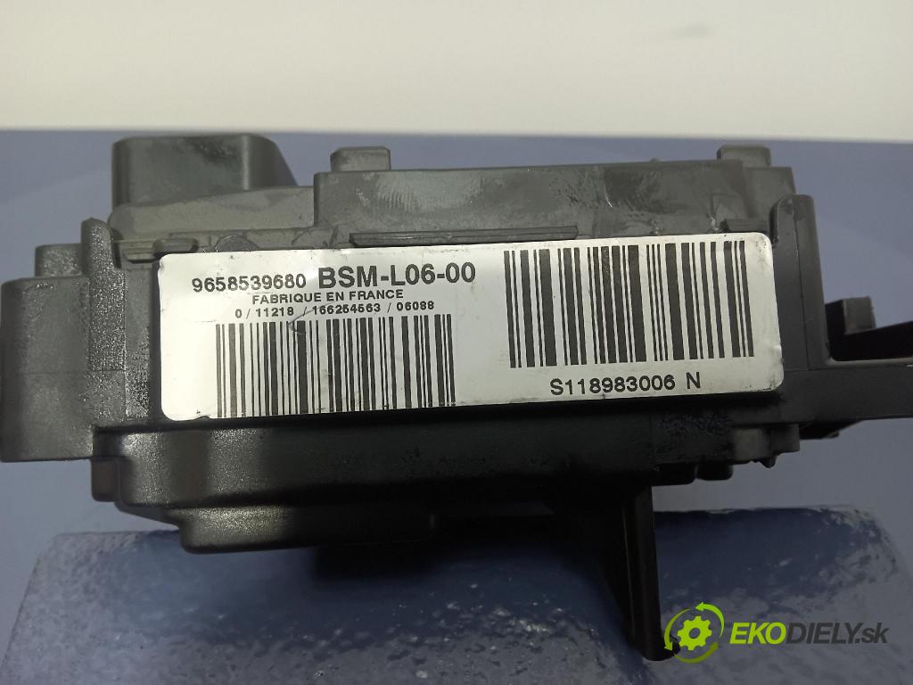 Citroen C4 2006 skrinka Poistky: 9658539680