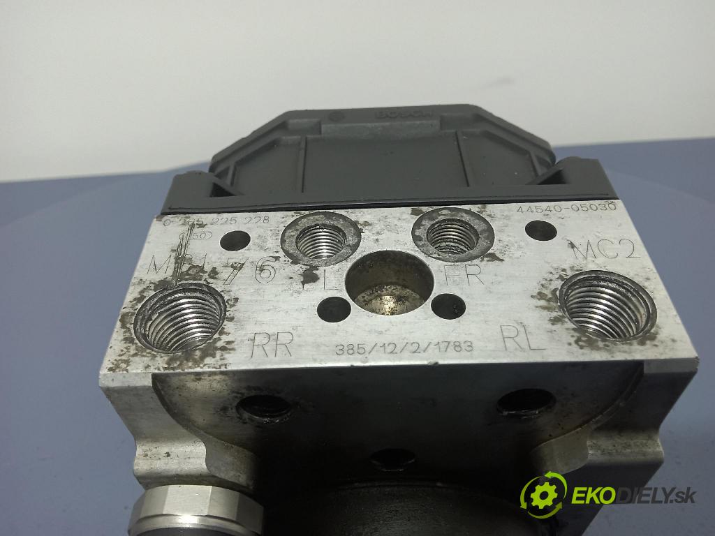 Toyota Avensis 2003 čerpadlo ABS x 44540-05030