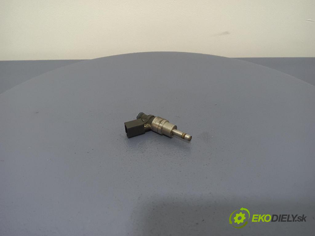 Volkswagen Golf 2006 vstřikovač 06F906036G