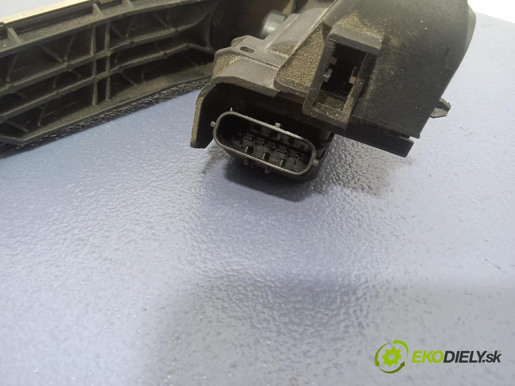 Volkswagen Golf 2006 pedal Plyn: 1K1723503N