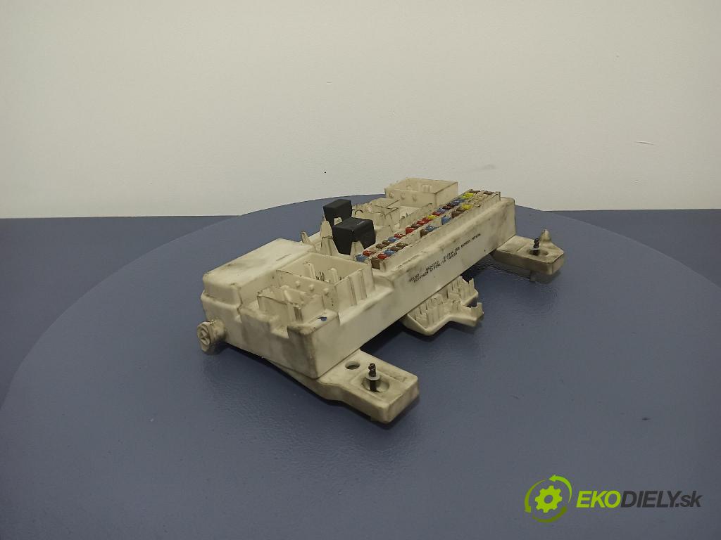 Volvo V50 2004 skrinka Poistky: 8690719