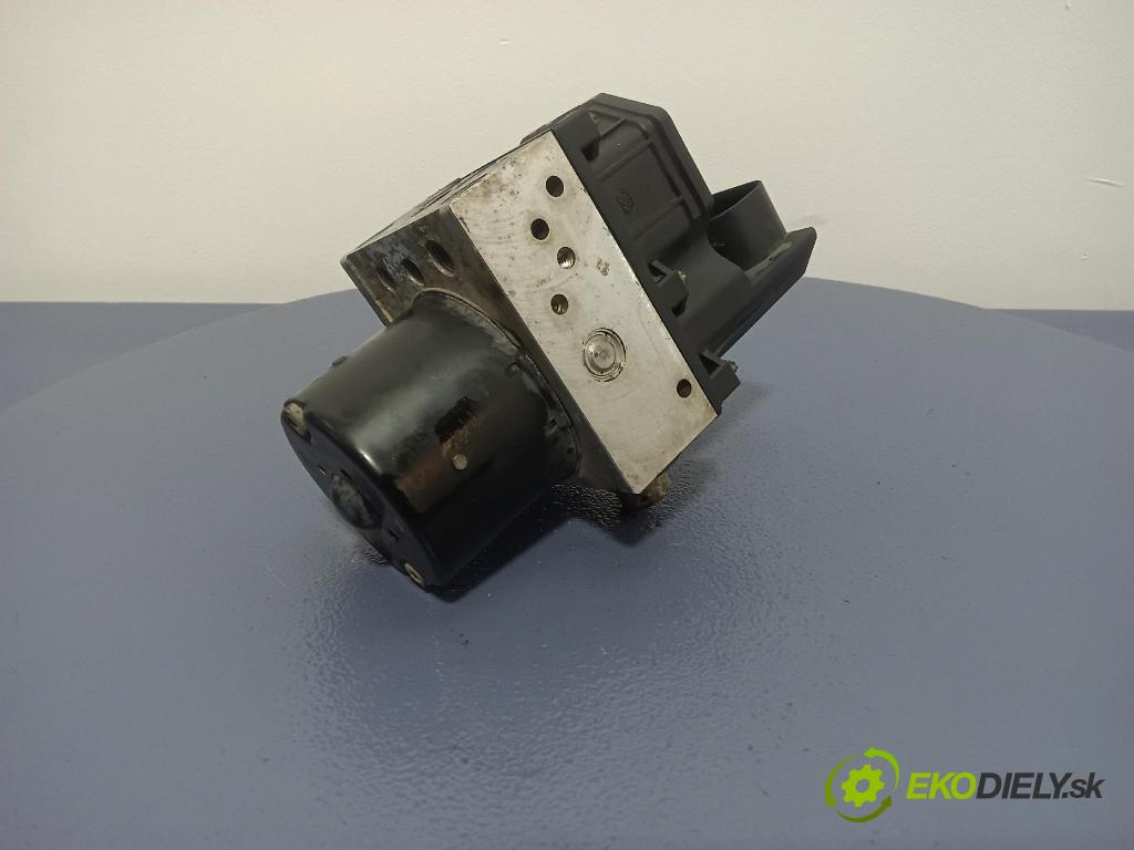 Skoda Fabia 2003 čerpadlo ABS x 6Q0614117E