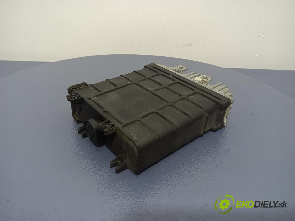 Volkswagen Passat 1995 riadiaca jednotka Motor: 028906021AK