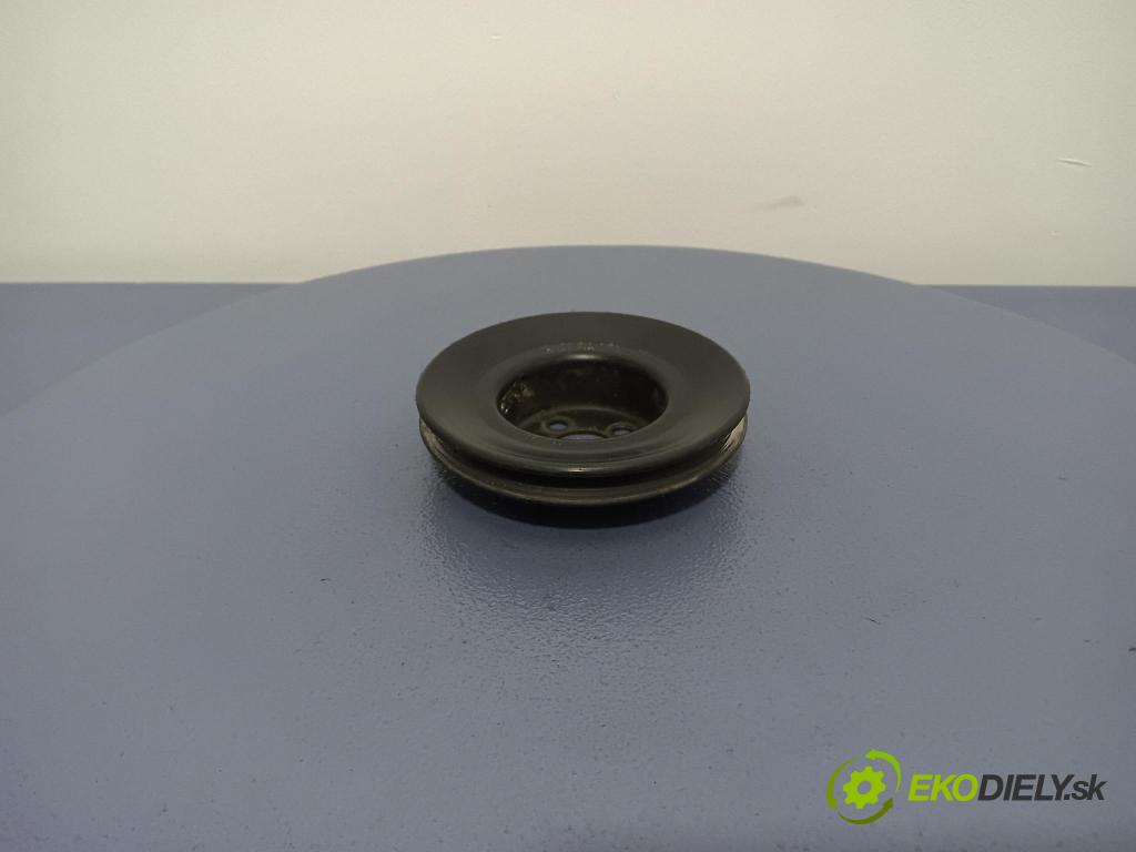 Volkswagen Passat 1995 kolo Pás 028105253A