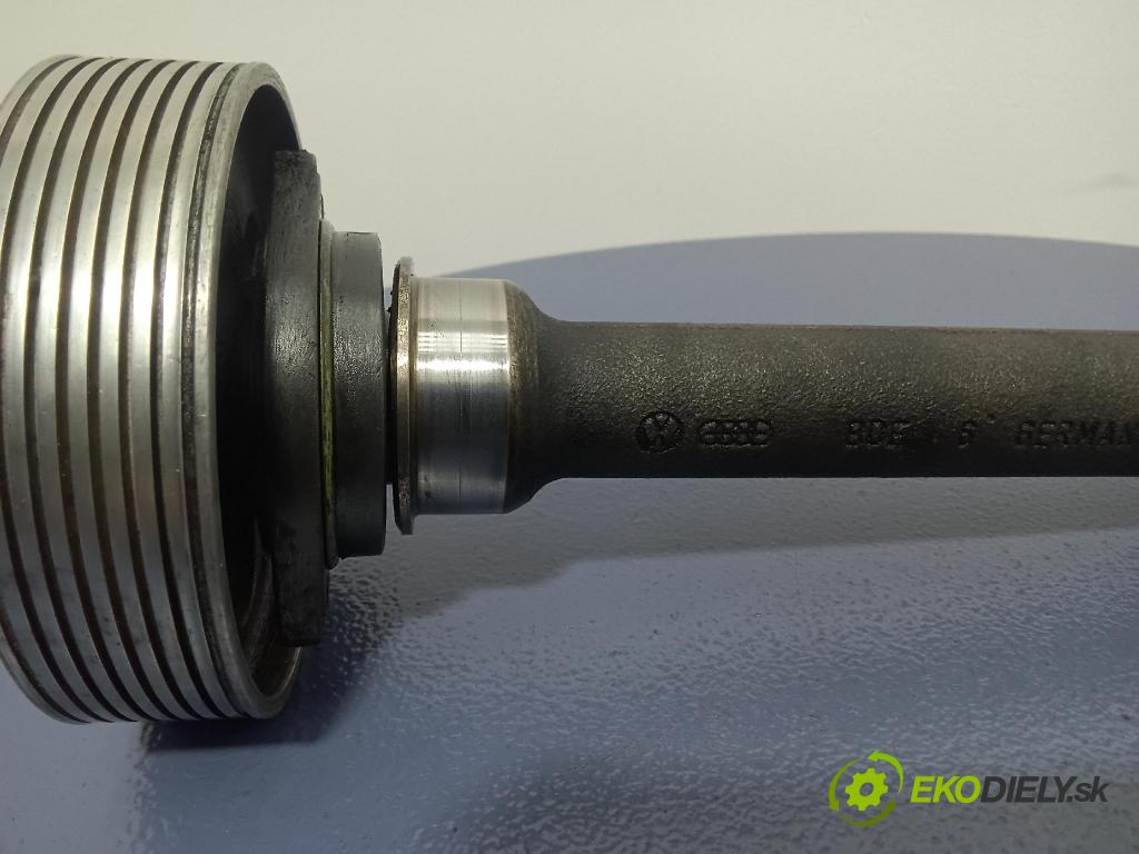 Volkswagen Passat 1994 kolo Pás 028115021B