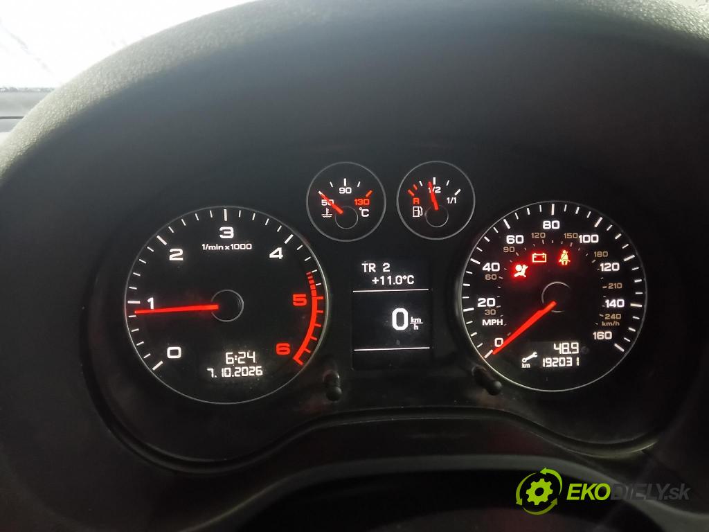 Audi A3 2008 Přístrojová deska 8P0920982C