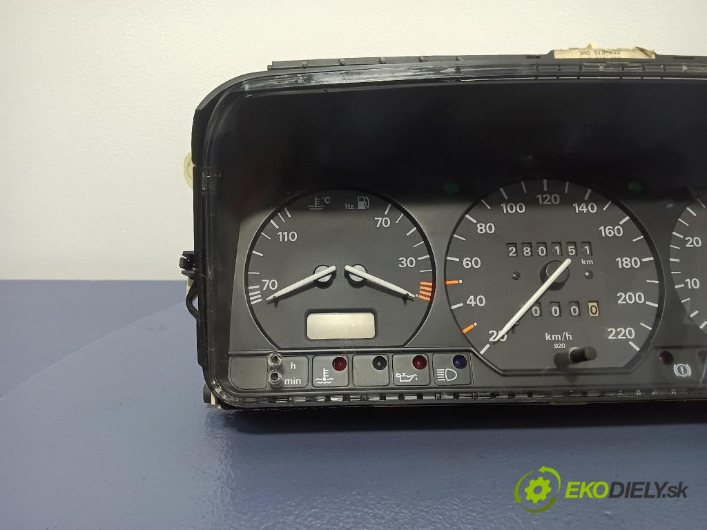 Volkswagen Passat 1994 Přístrojová deska 3A0919033