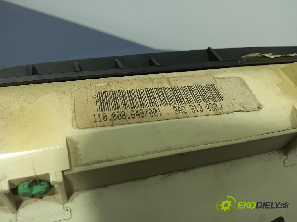 Volkswagen Passat 1994 Přístrojová deska 3A0919033