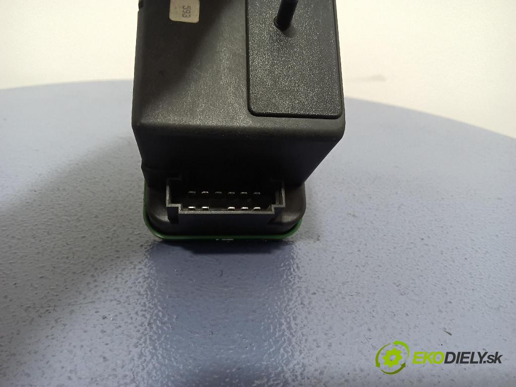 Volkswagen Passat 1994 čerpadlo Centrální Zámek 3A0962257