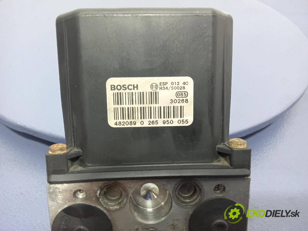 Volkswagen Passat 2004 čerpadlo ABS x 4B0614517G
