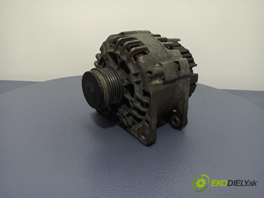 Volkswagen Passat 2004 Alternator 028906031A
