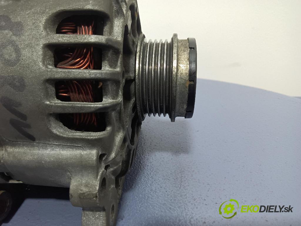 Volkswagen Passat 2004 Alternator 028906031A