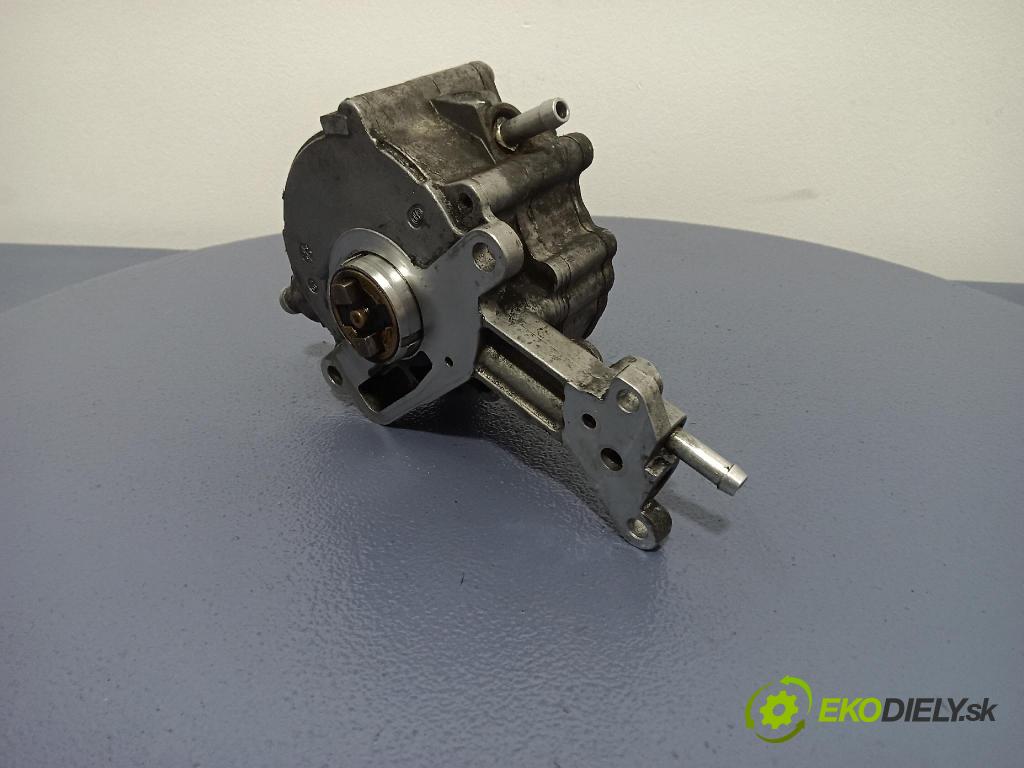 Volkswagen Passat 2004 čerpadlo vakuová 038145209