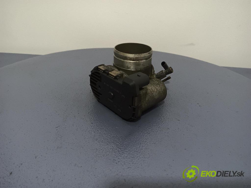 Audi A4 2000 škrticí klapka 06B133062H