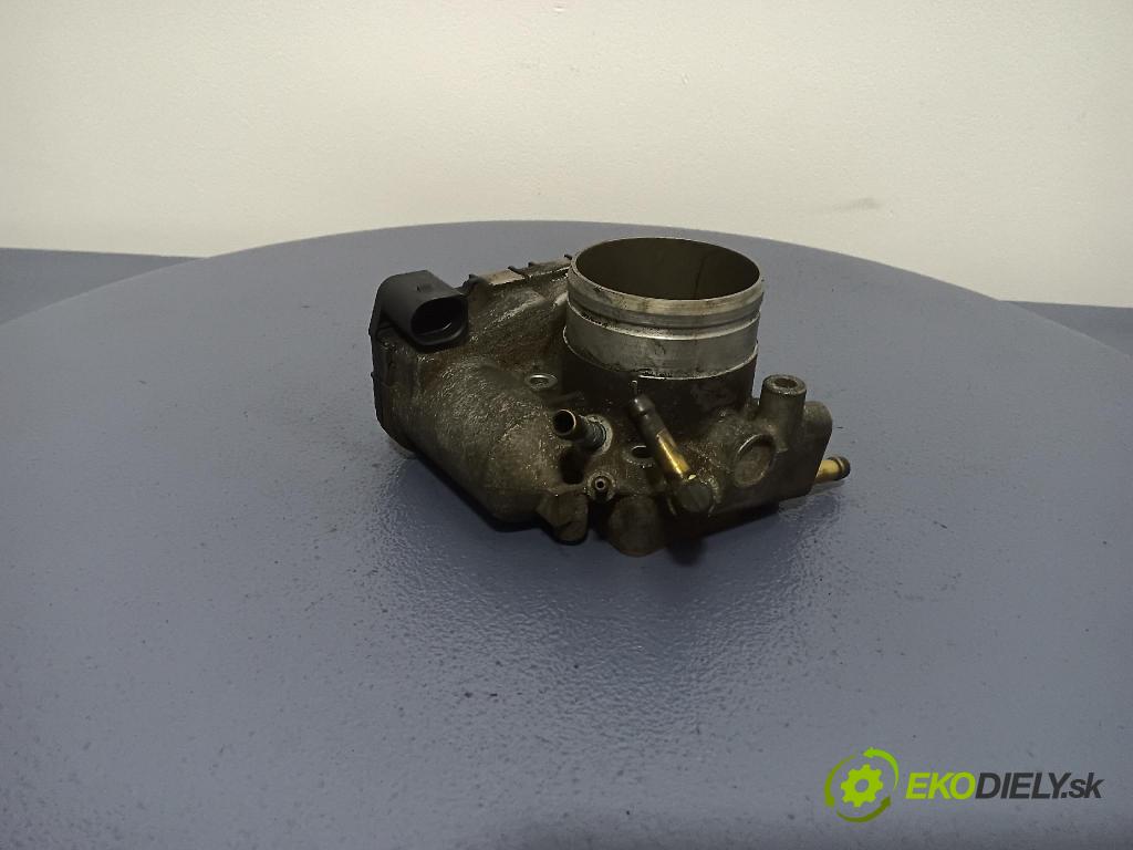 Audi A4 2000 škrticí klapka 06B133062H