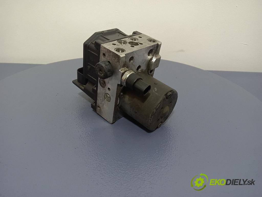 Audi A4 2000 čerpadlo ABS x 8E0614517
