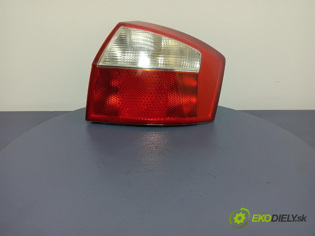 Audi A4 2000 světlo Zad: Práva: Mimo: 8E0945096