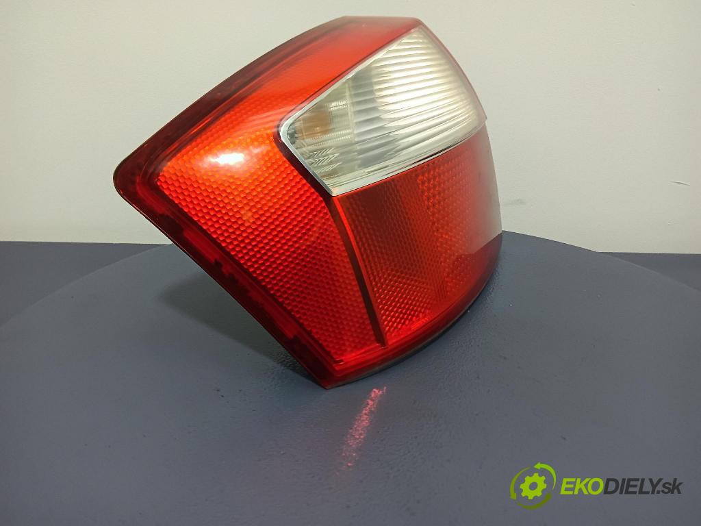Audi A4 2000 světlo Zad: levá Mimo: 8E0945095