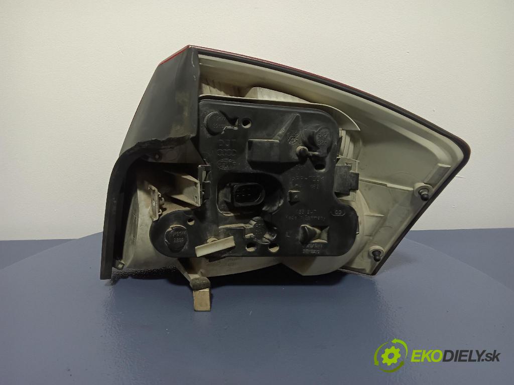 Audi A4 2000 světlo Zad: levá Mimo: 8E0945095