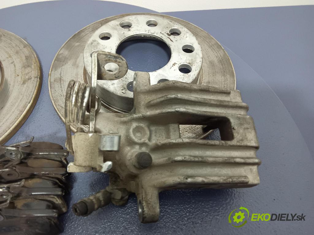Audi A4 2000 Štít: Brzda: zadní 245 MM