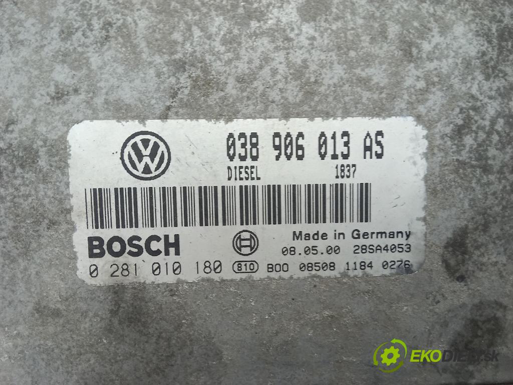 Skoda Octavia 2000 řídící jednotka Motor: 038906013AS
