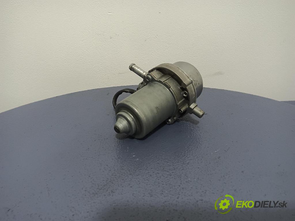 Audi A4 2001 čerpadlo vakuová 8TG008440111