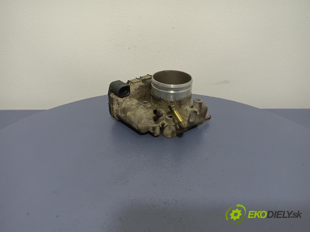 Audi A4 2001 škrticí klapka 06B133062H