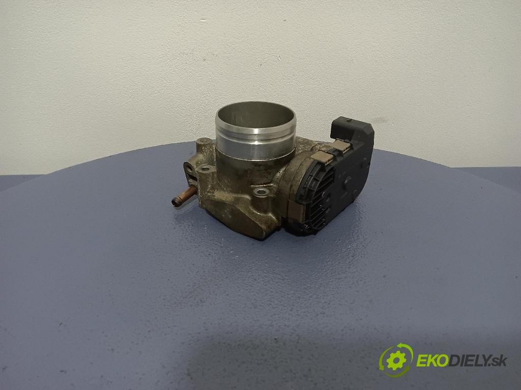Audi A4 2001 škrticí klapka 06B133062H