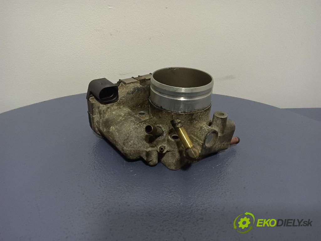 Audi A4 2001 škrticí klapka 06B133062H