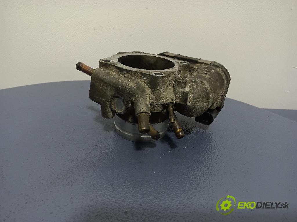 Audi A4 2001 škrticí klapka 06B133062H