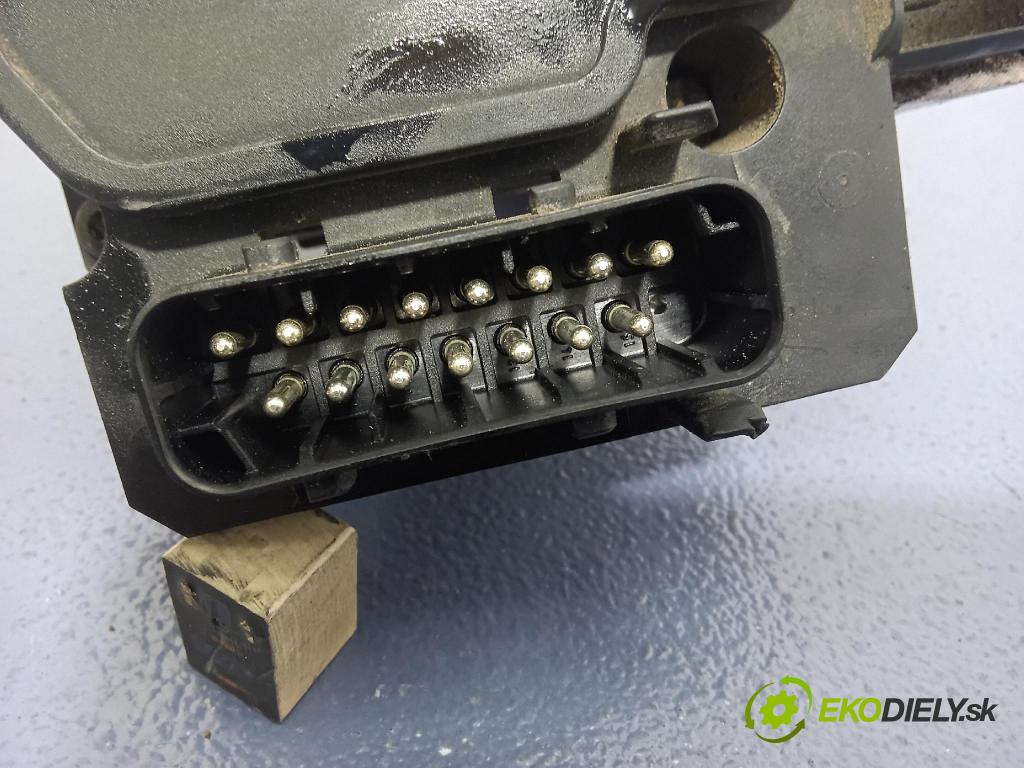 Volkswagen Passat 2000 čerpadlo ABS x 8E0614111T