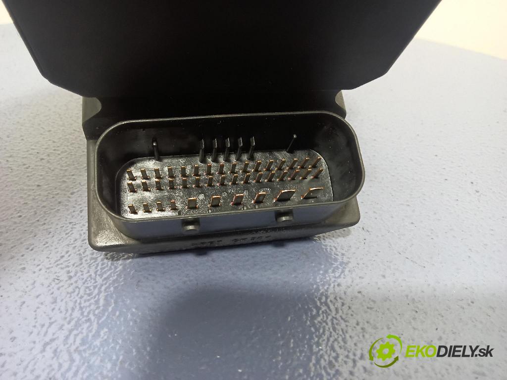 Audi A4 2003 čerpadlo ABS x 8E0614517A