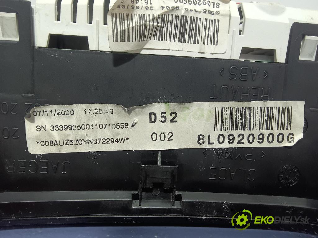 Audi A3 2000 Přístrojová deska 8L0920950C
