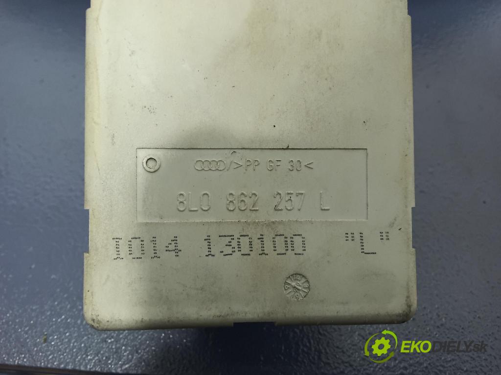 Audi A3 2000 pompa Centrálny: Zámok: 8L0862257L