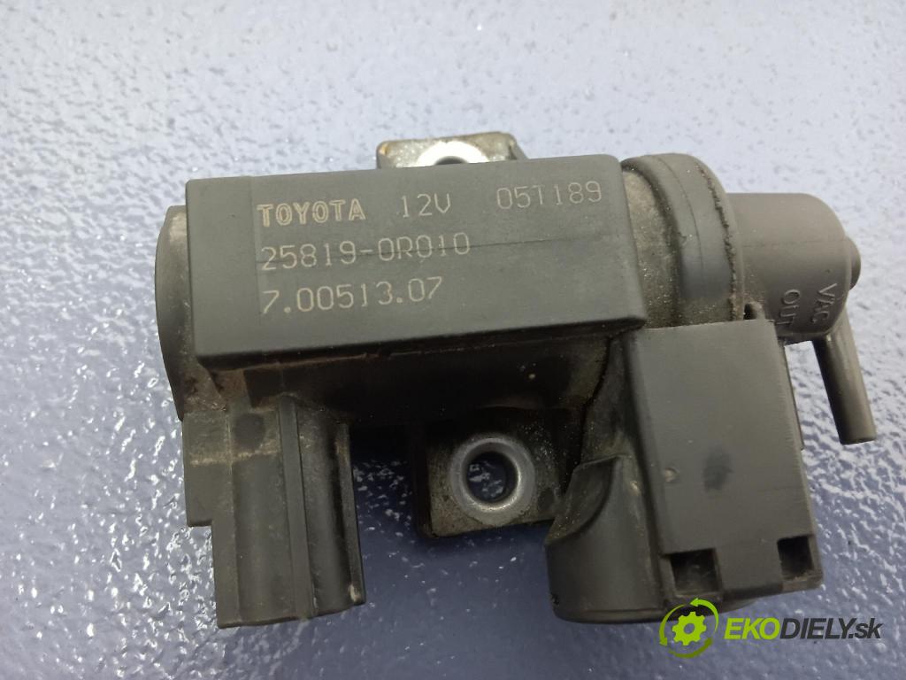 Toyota Avensis 2003 ventil Vákuum: 25819-0R010