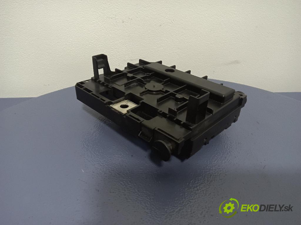 Peugeot 307 2006 skrinka Poistky: 9661087080