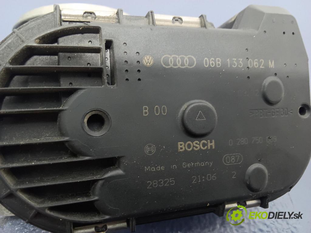 Audi A6 2002 škrticí klapka 06B133062M