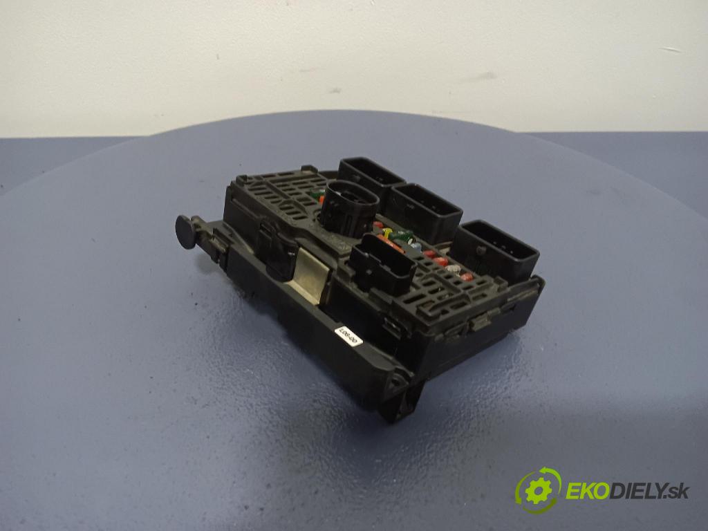 Citroen C5 2006 skříňka Pojistky 9658539680