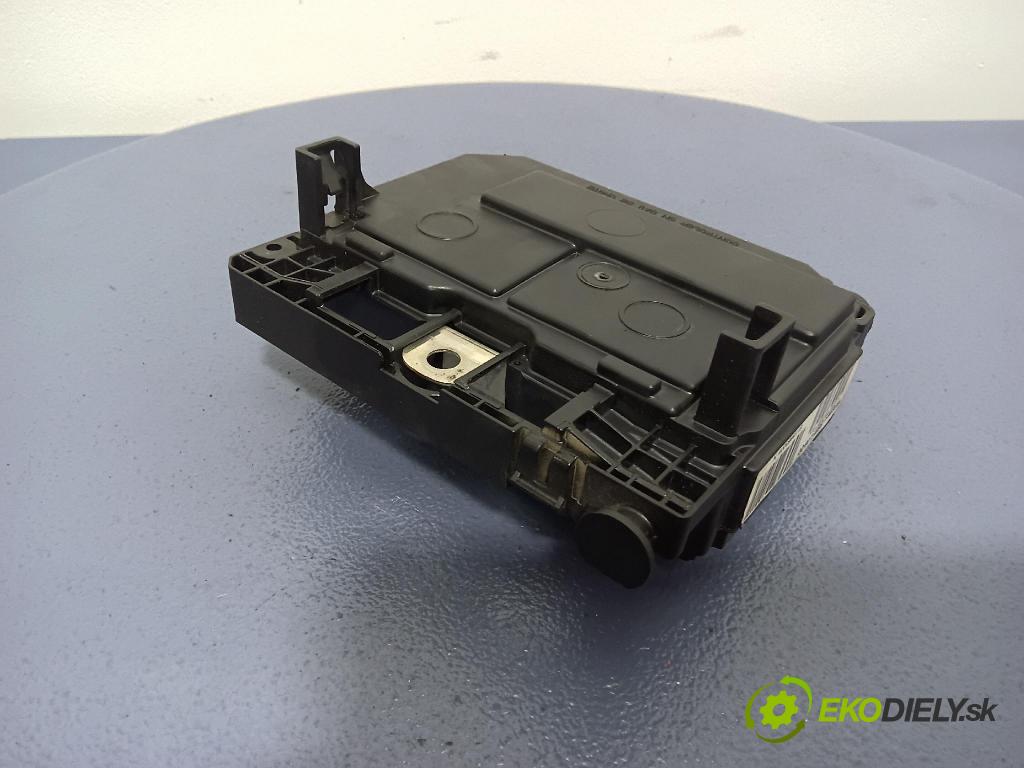 Citroen C5 2006 skříňka Pojistky 9658539680