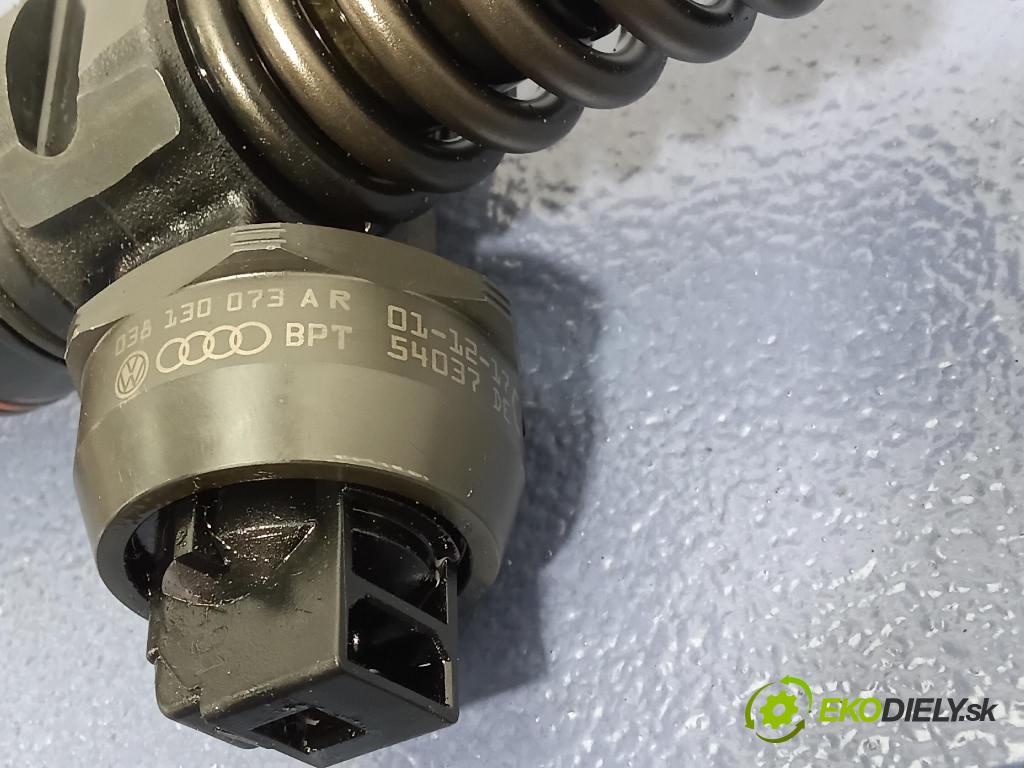 Audi A6 2002 vstřikovač 038130073AR