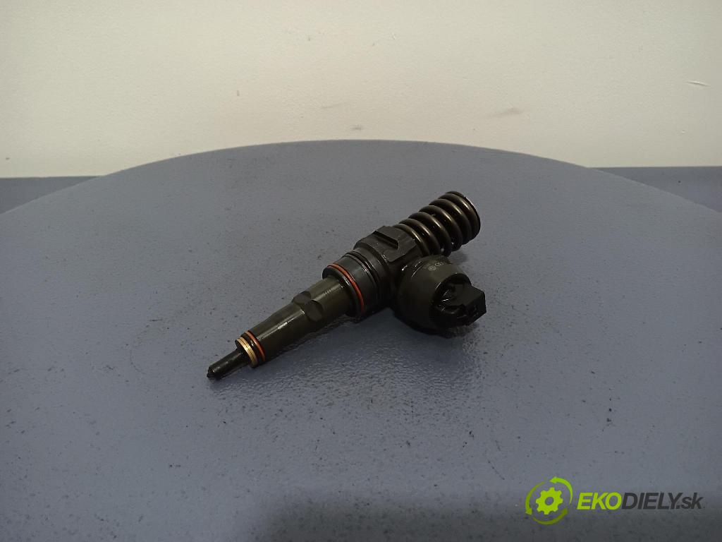 Audi A6 2002 vstřikovač 038130073AR