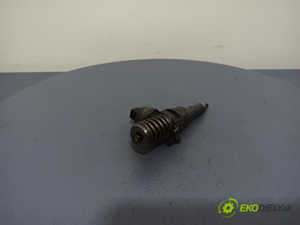 Audi A6 2002 vstřikovač 038130073AR